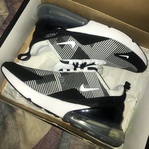 Nike AirMax 270